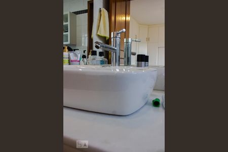 Apartamento à venda com 123m², 3 quartos e 1 vagaBanheiro da Suíte