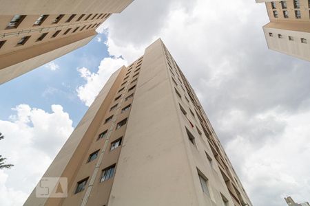 Apartamento à venda com 68m², 2 quartos e 1 vaga Apartamento à venda com 68m², 2 quartos e 1 vagaFachada