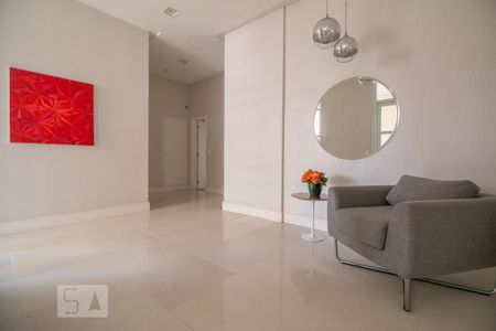 Apartamento à venda com 81m², 2 quartos e 1 vaga Apartamento à venda com 81m², 2 quartos e 1 vagaHall social