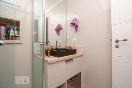 Apartamento à venda com 81m², 2 quartos e 1 vaga Apartamento à venda com 81m², 2 quartos e 1 vagaBanheiro Suíte