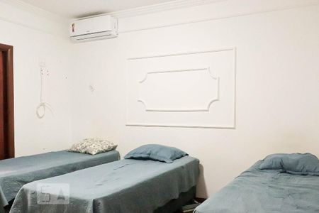 Casa de condomínio para alugar com 430m², 4 quartos e 4 vagasDormitório 1