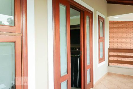 Casa de condomínio para alugar com 430m², 4 quartos e 4 vagasSala TV - varanda