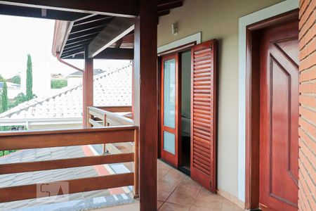 Casa de condomínio para alugar com 430m², 4 quartos e 4 vagasSuíte 1 - varanda