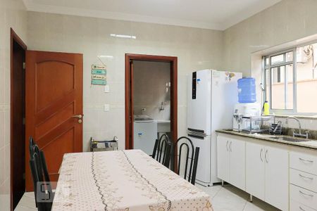 Casa de condomínio para alugar com 430m², 4 quartos e 4 vagasCozinha