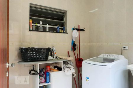 Casa de condomínio para alugar com 430m², 4 quartos e 4 vagasLavanderia