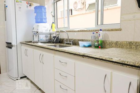 Casa de condomínio para alugar com 430m², 4 quartos e 4 vagasCozinha