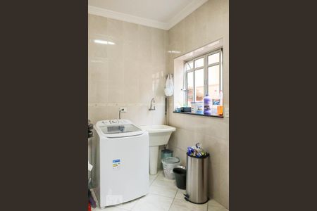 Casa de condomínio para alugar com 430m², 4 quartos e 4 vagasLavanderia