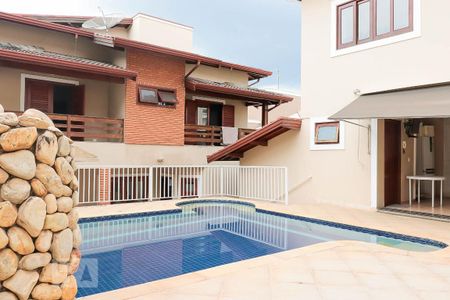 Casa de condomínio para alugar com 430m², 4 quartos e 4 vagasÁrea Externa - piscina 