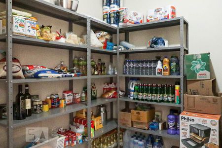 Casa de condomínio para alugar com 430m², 4 quartos e 4 vagasQuarto Serviço - Depensa