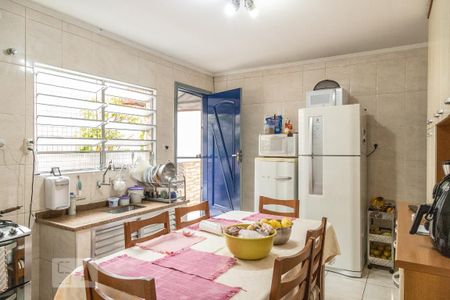 Casa à venda com 120m², 4 quartos e 2 vagas Casa à venda com 120m², 4 quartos e 2 vagasCozinha