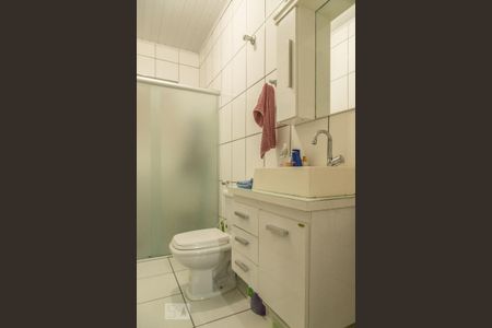 Casa à venda com 120m², 4 quartos e 2 vagas Casa à venda com 120m², 4 quartos e 2 vagasBanheiro