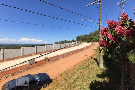 Casa à venda com 60m², 2 quartos e 2 vagas Casa à venda com 60m², 2 quartos e 2 vagasVista