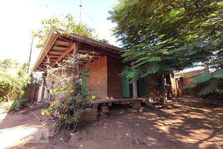 Casa à venda com 60m², 2 quartos e 2 vagas Casa à venda com 60m², 2 quartos e 2 vagasFachada