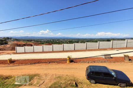 Casa à venda com 60m², 2 quartos e 2 vagas Casa à venda com 60m², 2 quartos e 2 vagasVista