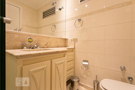 Apartamento para alugar com 186m², 3 quartos e 3 vagas Apartamento para alugar com 186m², 3 quartos e 3 vagasBanheiro da Suíte 2