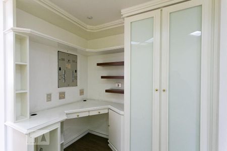 Apartamento para alugar com 186m², 3 quartos e 3 vagas Apartamento para alugar com 186m², 3 quartos e 3 vagasCorredor