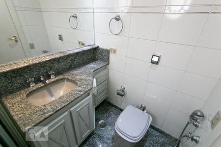 Apartamento para alugar com 186m², 3 quartos e 3 vagas Apartamento para alugar com 186m², 3 quartos e 3 vagasBanheiro da Suíte 3