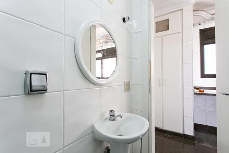 Apartamento para alugar com 186m², 3 quartos e 3 vagas Apartamento para alugar com 186m², 3 quartos e 3 vagasBanheiro de Serviço