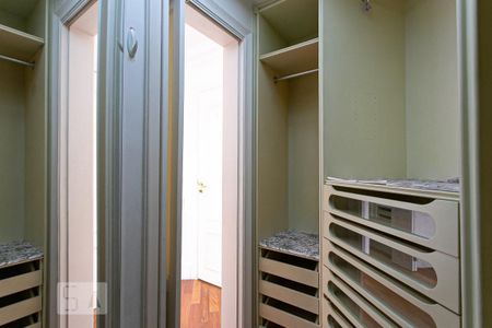 Apartamento para alugar com 186m², 3 quartos e 3 vagas Apartamento para alugar com 186m², 3 quartos e 3 vagasCloset da Suíte 1