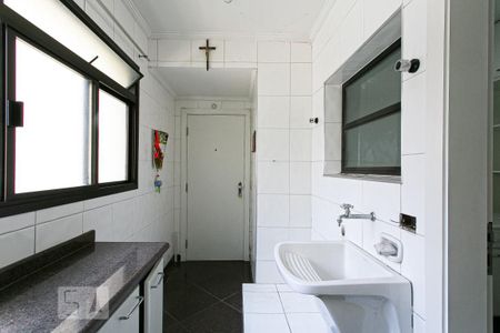 Apartamento para alugar com 186m², 3 quartos e 3 vagas Apartamento para alugar com 186m², 3 quartos e 3 vagasÁrea de Serviço