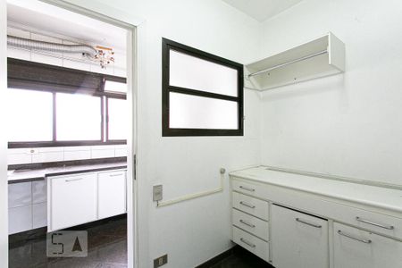 Apartamento para alugar com 186m², 3 quartos e 3 vagas Apartamento para alugar com 186m², 3 quartos e 3 vagasQuarto de Serviço