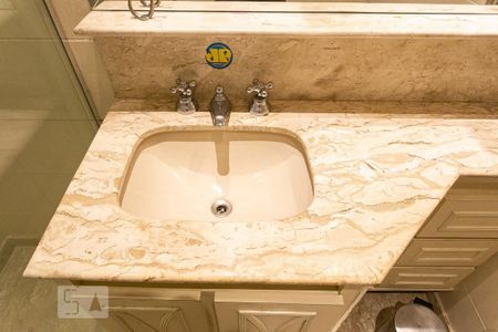 Apartamento para alugar com 186m², 3 quartos e 3 vagas Apartamento para alugar com 186m², 3 quartos e 3 vagasBanheiro da Suíte 2