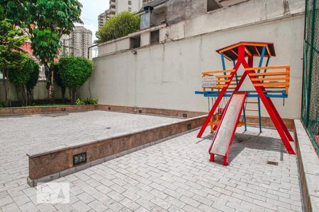 Apartamento para alugar com 186m², 3 quartos e 3 vagas Apartamento para alugar com 186m², 3 quartos e 3 vagasÁrea Comum - Playground