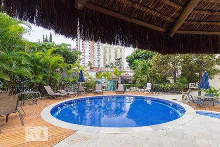 Apartamento para alugar com 186m², 3 quartos e 3 vagas Apartamento para alugar com 186m², 3 quartos e 3 vagasÁrea comum - Piscina