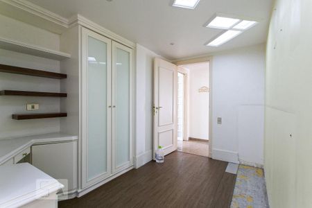 Apartamento para alugar com 186m², 3 quartos e 3 vagas Apartamento para alugar com 186m², 3 quartos e 3 vagasCorredor