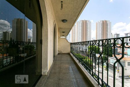 Apartamento para alugar com 186m², 3 quartos e 3 vagas Apartamento para alugar com 186m², 3 quartos e 3 vagasVaranda
