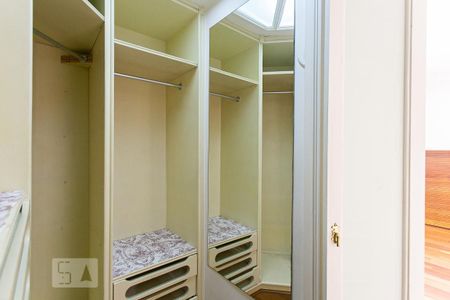 Apartamento para alugar com 186m², 3 quartos e 3 vagas Apartamento para alugar com 186m², 3 quartos e 3 vagasCloset da Suíte 1