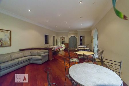 Apartamento para alugar com 186m², 3 quartos e 3 vagas Apartamento para alugar com 186m², 3 quartos e 3 vagasÁrea comum - Salão de festas