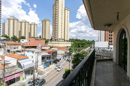 Apartamento para alugar com 186m², 3 quartos e 3 vagas Apartamento para alugar com 186m², 3 quartos e 3 vagasVaranda