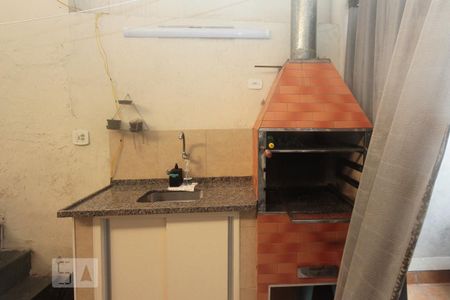 Casa à venda com 170m², 3 quartos e 2 vagas Casa à venda com 170m², 3 quartos e 2 vagasChurrasqueira