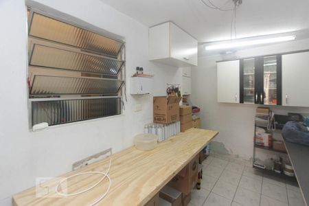 Casa à venda com 170m², 3 quartos e 2 vagas Casa à venda com 170m², 3 quartos e 2 vagasQuarto Serviço