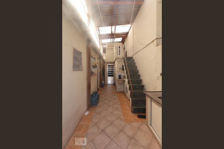 Casa à venda com 170m², 3 quartos e 2 vagas Casa à venda com 170m², 3 quartos e 2 vagasCorredor