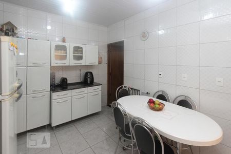 Casa à venda com 170m², 3 quartos e 2 vagas Casa à venda com 170m², 3 quartos e 2 vagasCozinha