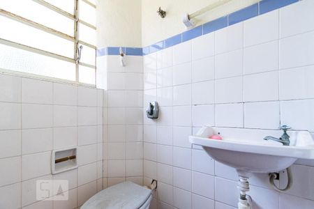 Casa à venda com 200m², 3 quartos e 3 vagasBanheiro da Edícula