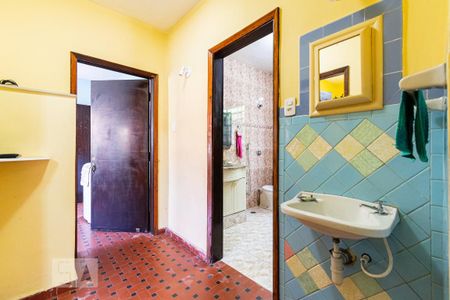 Casa à venda com 200m², 3 quartos e 3 vagasCorredor / Lavabo