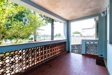 varanda de casa à venda com 3 quartos, 200m² em Vila Fachini, São Paulo