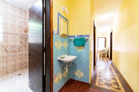 Casa à venda com 200m², 3 quartos e 3 vagasCorredor / Lavabo