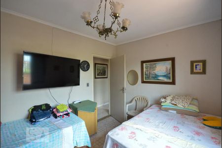 Casa à venda com 320m², 4 quartos e 3 vagas Casa à venda com 320m², 4 quartos e 3 vagasQuarto 2