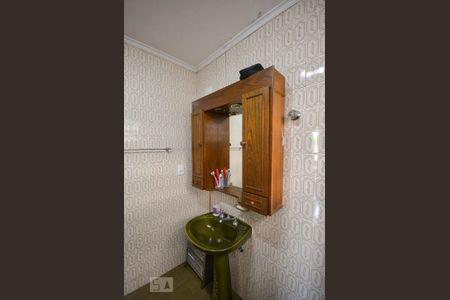 Casa à venda com 320m², 4 quartos e 3 vagas Casa à venda com 320m², 4 quartos e 3 vagasBanheiro Social