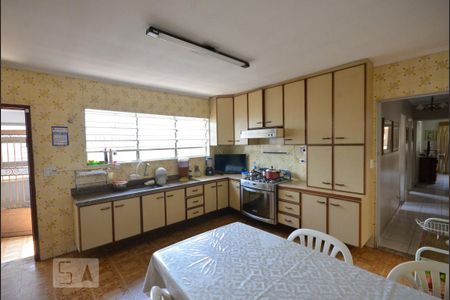 Casa à venda com 320m², 4 quartos e 3 vagas Casa à venda com 320m², 4 quartos e 3 vagasCozinha