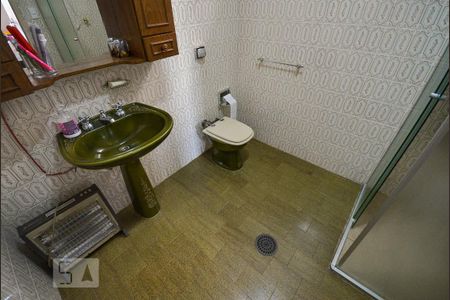 Casa à venda com 320m², 4 quartos e 3 vagas Casa à venda com 320m², 4 quartos e 3 vagasBanheiro Social