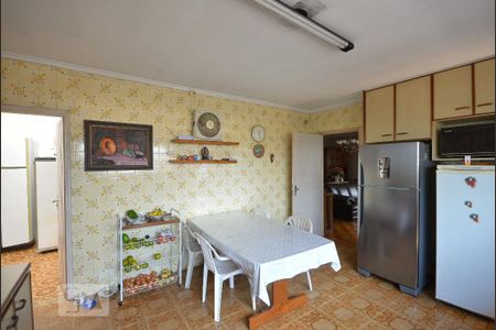 Casa à venda com 320m², 4 quartos e 3 vagas Casa à venda com 320m², 4 quartos e 3 vagasCozinha