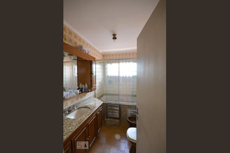 Casa à venda com 320m², 4 quartos e 3 vagas Casa à venda com 320m², 4 quartos e 3 vagasSuite Quarto 3