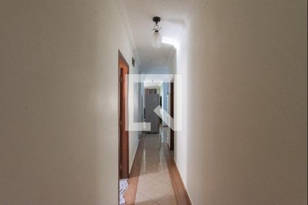 Casa à venda com 200m², 3 quartos e 3 vagasCorredor