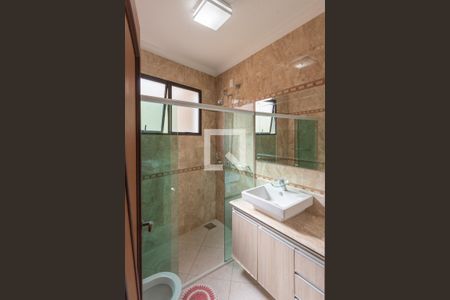 Casa à venda com 200m², 3 quartos e 3 vagasBanheiro da Suíte 2