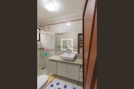 Casa à venda com 200m², 3 quartos e 3 vagasBanheiro da Suíte 1